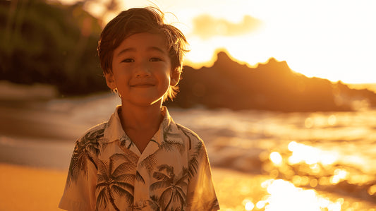 Hawaiianische Jungennamen hawaiianischer Junge am Strand