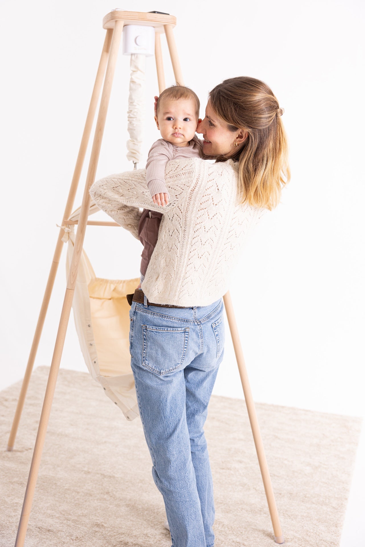 Baby Hammock with motor and frame for your baby